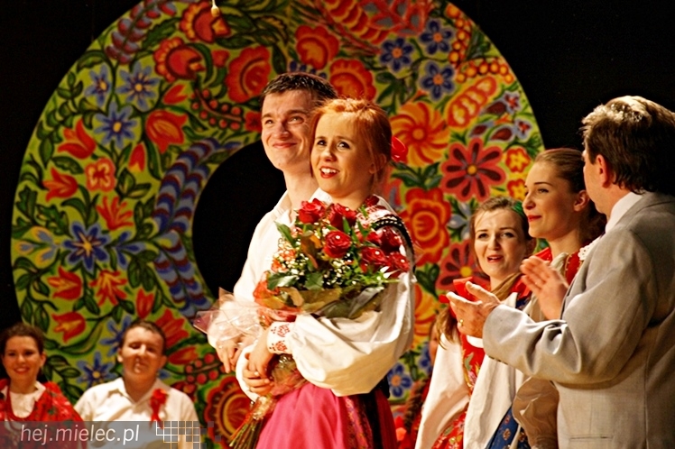 Koncert Karnawałowy Zespołu Pieśni i Tańca Rzeszowiacy. Polonez, mazur, tańce góralskie