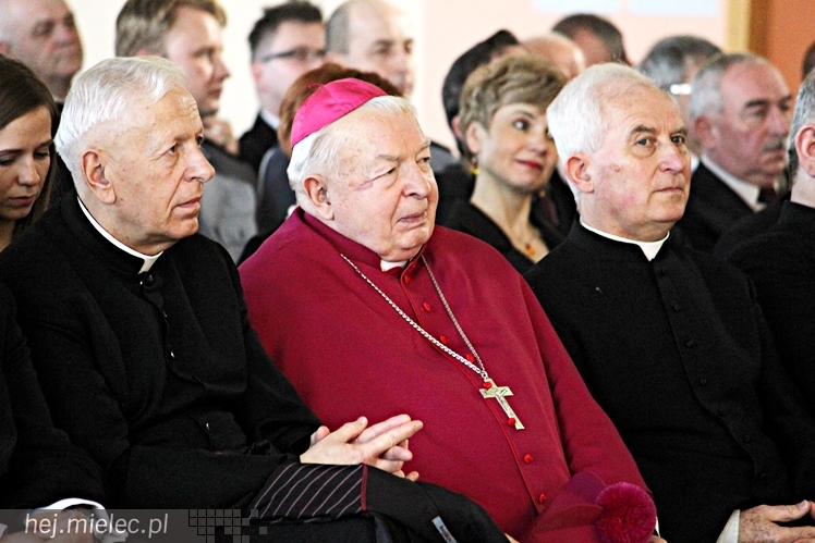 Uroczystość nadania imienia Leszka Deptuły Gimnazjum w Wadowicach Górnych