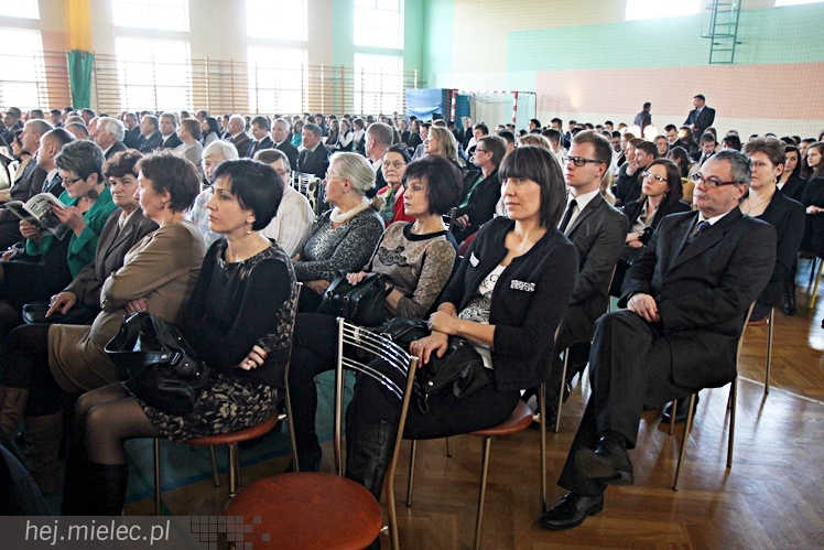 Uroczystość nadania imienia Leszka Deptuły Gimnazjum w Wadowicach Górnych
