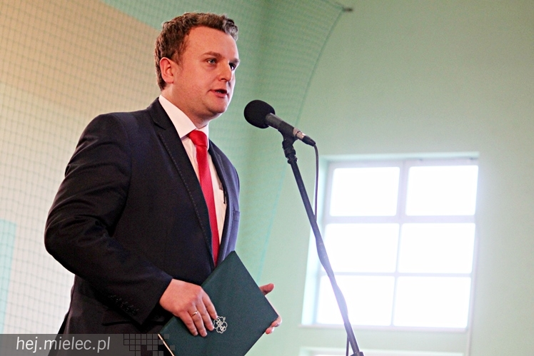 Uroczystość nadania imienia Leszka Deptuły Gimnazjum w Wadowicach Górnych