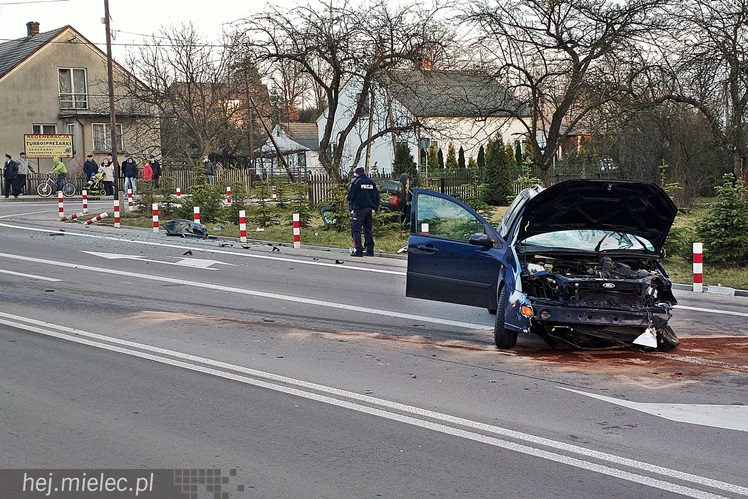 Poważny wypadek w Przyłęku. Droga Mielec - Kolbuszowa zablokowana przez kilka godzin