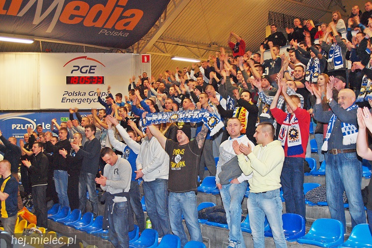 Kibice Stali poznali zespoły FKS Stal Mielec. W prezentacji udział wzięło ponad 1000 osób