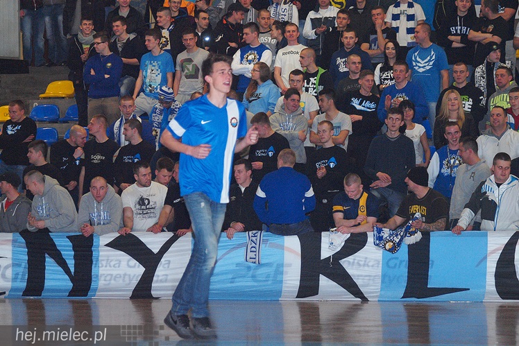 Kibice Stali poznali zespoły FKS Stal Mielec. W prezentacji udział wzięło ponad 1000 osób