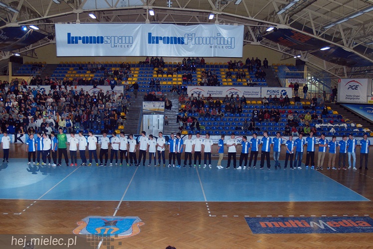 Kibice Stali poznali zespoły FKS Stal Mielec. W prezentacji udział wzięło ponad 1000 osób