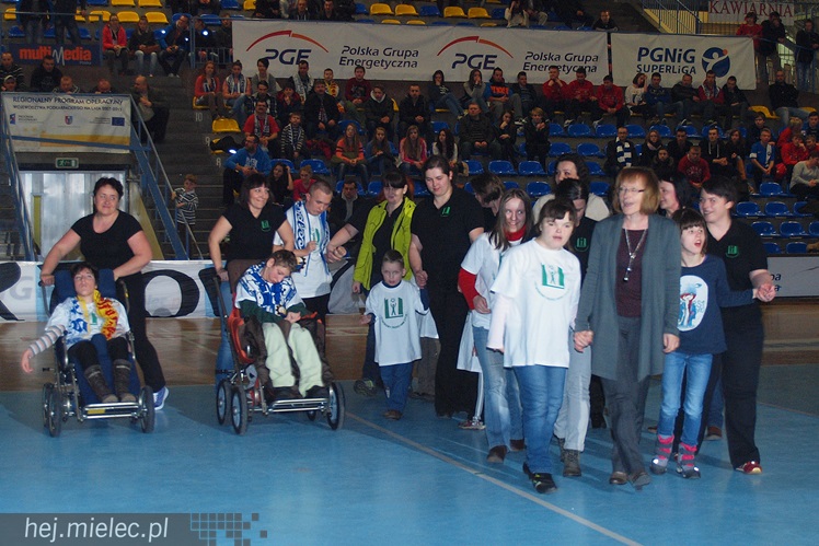 Kibice Stali poznali zespoły FKS Stal Mielec. W prezentacji udział wzięło ponad 1000 osób