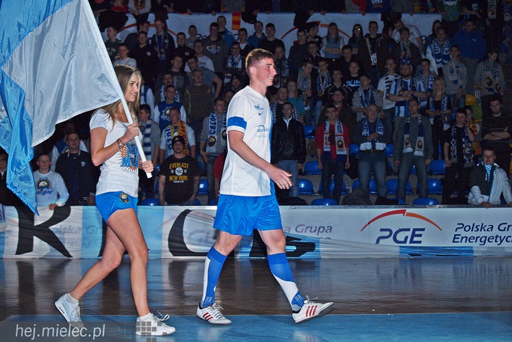 Kibice Stali poznali zespoły FKS Stal Mielec. W prezentacji udział wzięło ponad 1000 osób