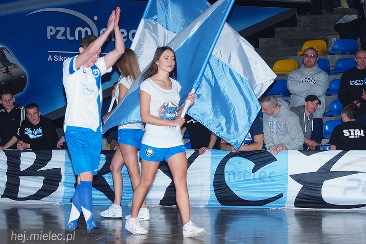 Kibice Stali poznali zespoły FKS Stal Mielec. W prezentacji udział wzięło ponad 1000 osób