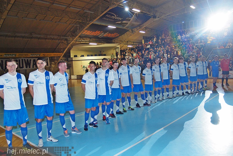 Kibice Stali poznali zespoły FKS Stal Mielec. W prezentacji udział wzięło ponad 1000 osób