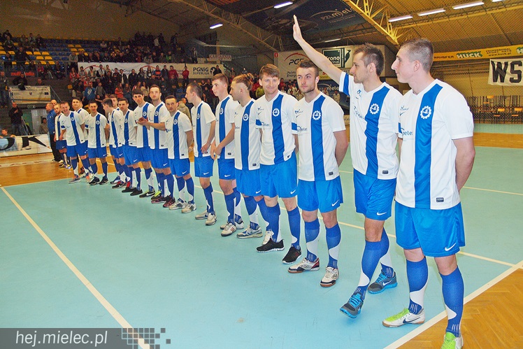 Kibice Stali poznali zespoły FKS Stal Mielec. W prezentacji udział wzięło ponad 1000 osób