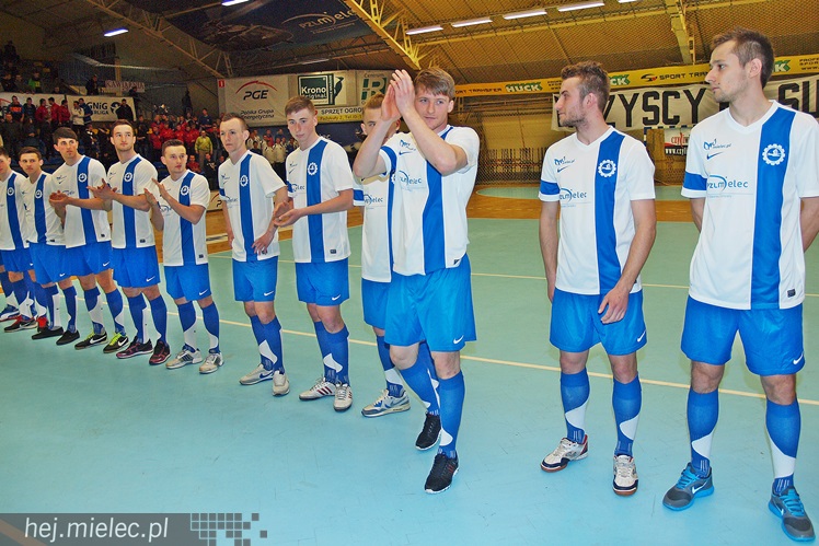 Kibice Stali poznali zespoły FKS Stal Mielec. W prezentacji udział wzięło ponad 1000 osób