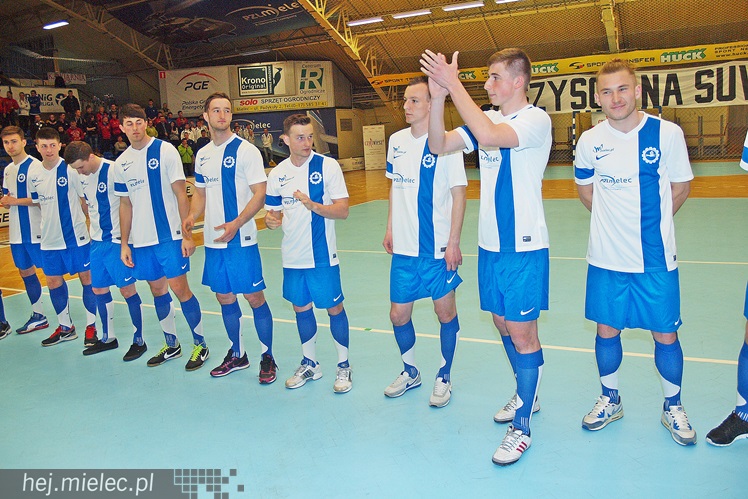 Kibice Stali poznali zespoły FKS Stal Mielec. W prezentacji udział wzięło ponad 1000 osób