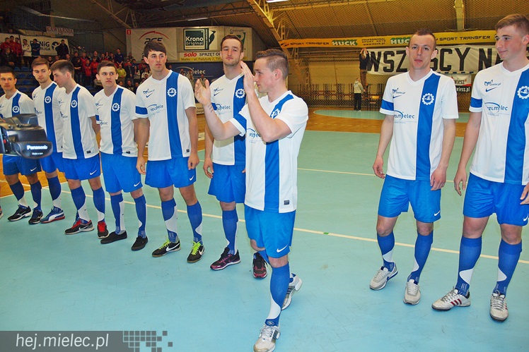 Kibice Stali poznali zespoły FKS Stal Mielec. W prezentacji udział wzięło ponad 1000 osób