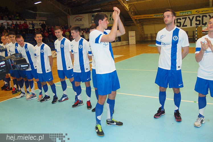 Kibice Stali poznali zespoły FKS Stal Mielec. W prezentacji udział wzięło ponad 1000 osób