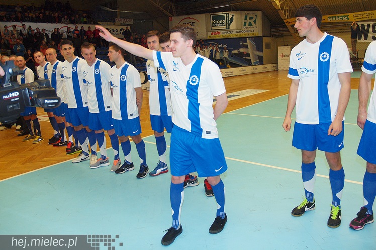 Kibice Stali poznali zespoły FKS Stal Mielec. W prezentacji udział wzięło ponad 1000 osób