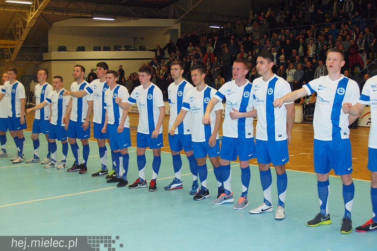 Kibice Stali poznali zespoły FKS Stal Mielec. W prezentacji udział wzięło ponad 1000 osób