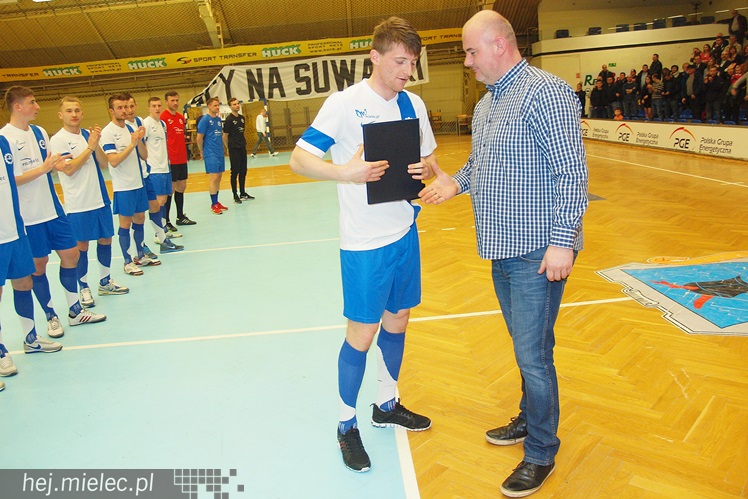 Kibice Stali poznali zespoły FKS Stal Mielec. W prezentacji udział wzięło ponad 1000 osób