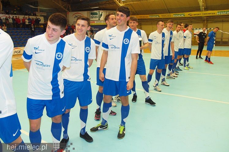 Kibice Stali poznali zespoły FKS Stal Mielec. W prezentacji udział wzięło ponad 1000 osób