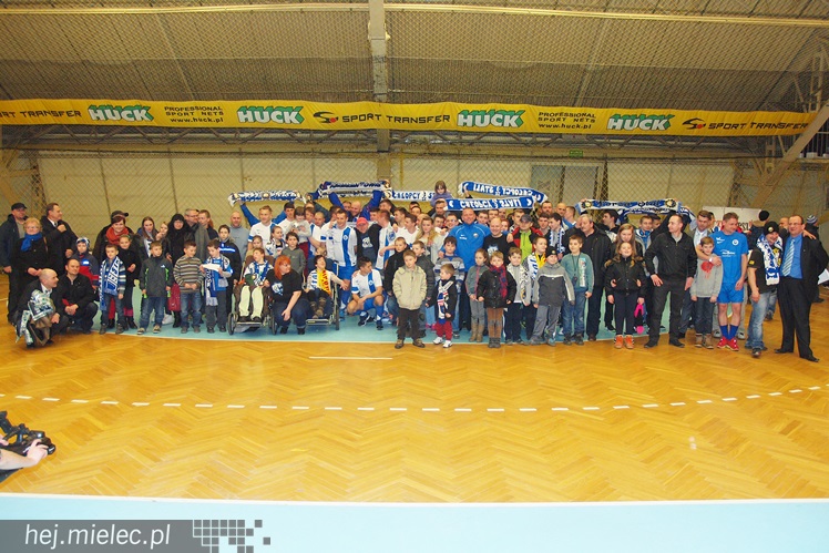 Kibice Stali poznali zespoły FKS Stal Mielec. W prezentacji udział wzięło ponad 1000 osób