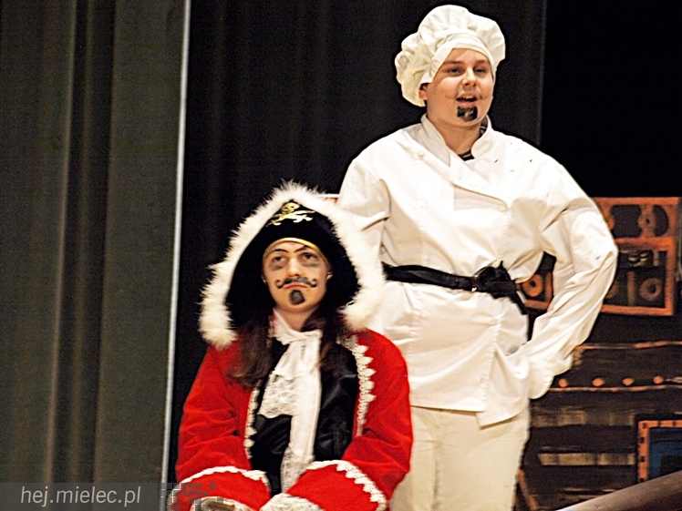 Premiera ?Piotrusia Pana? w SCK. Na scenie 40 młodych aktorów Grupy Teatralnej ?Antrakt?