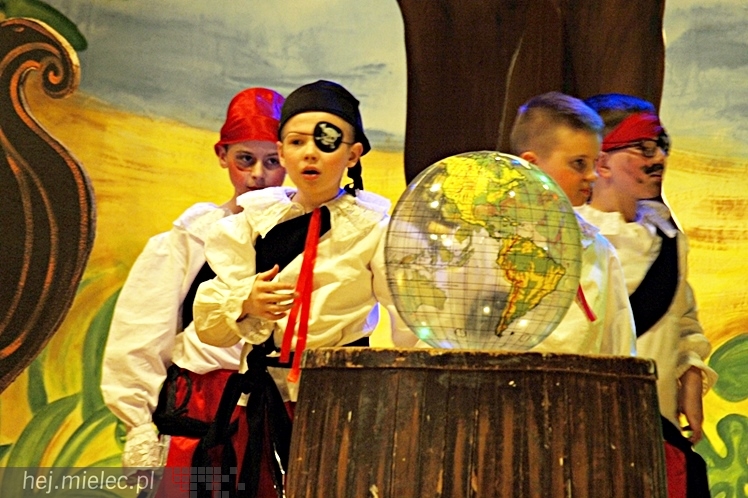 Premiera ?Piotrusia Pana? w SCK. Na scenie 40 młodych aktorów Grupy Teatralnej ?Antrakt?