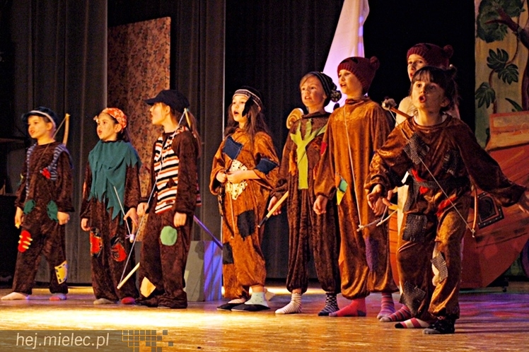 Premiera ?Piotrusia Pana? w SCK. Na scenie 40 młodych aktorów Grupy Teatralnej ?Antrakt?