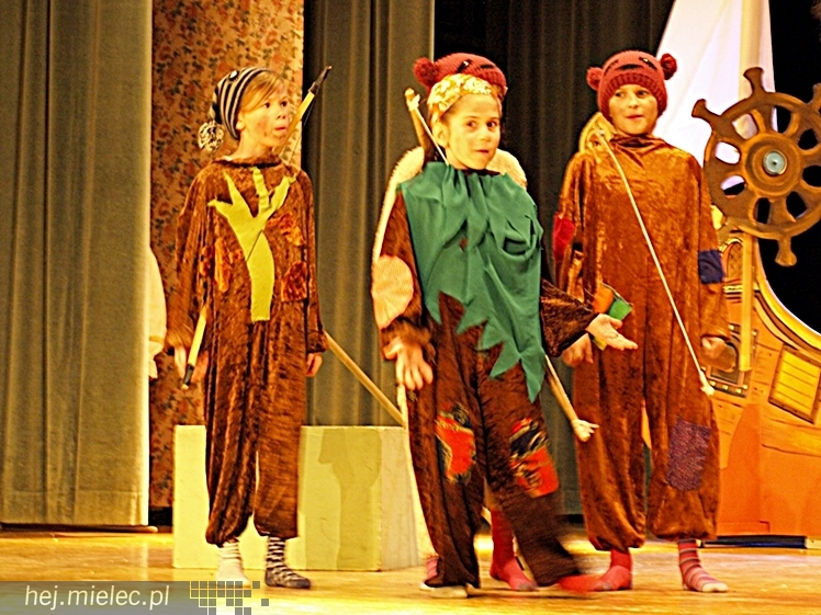 Premiera ?Piotrusia Pana? w SCK. Na scenie 40 młodych aktorów Grupy Teatralnej ?Antrakt?