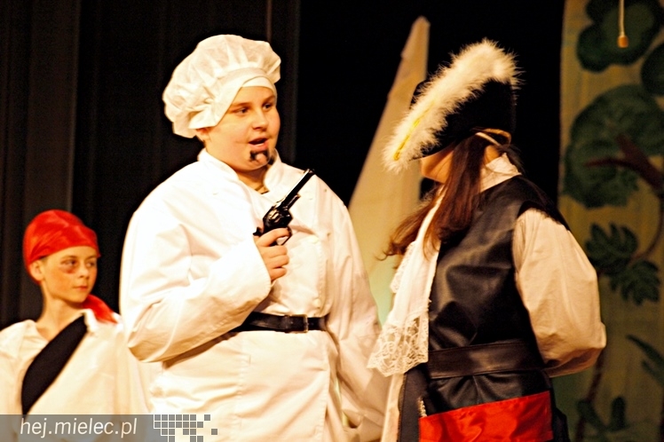 Premiera ?Piotrusia Pana? w SCK. Na scenie 40 młodych aktorów Grupy Teatralnej ?Antrakt?