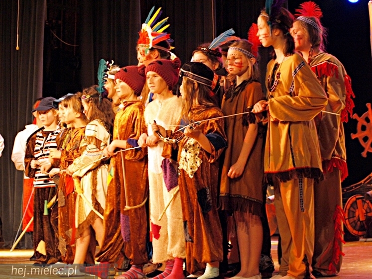 Premiera ?Piotrusia Pana? w SCK. Na scenie 40 młodych aktorów Grupy Teatralnej ?Antrakt?