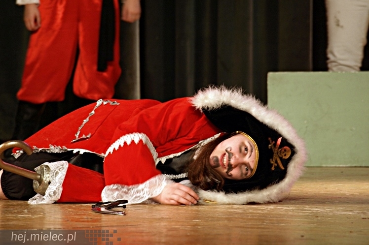 Premiera ?Piotrusia Pana? w SCK. Na scenie 40 młodych aktorów Grupy Teatralnej ?Antrakt?