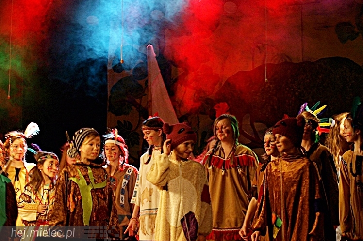 Premiera ?Piotrusia Pana? w SCK. Na scenie 40 młodych aktorów Grupy Teatralnej ?Antrakt?