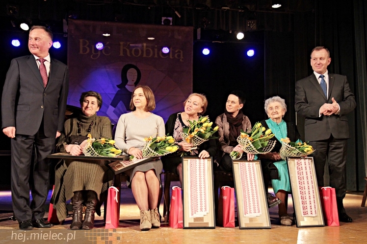 Gala Być Kobietą z okazji Międzynarodowego Dnia Kobiet. Wręczono nagrody bohaterkom książki ?Siła to ONA?
