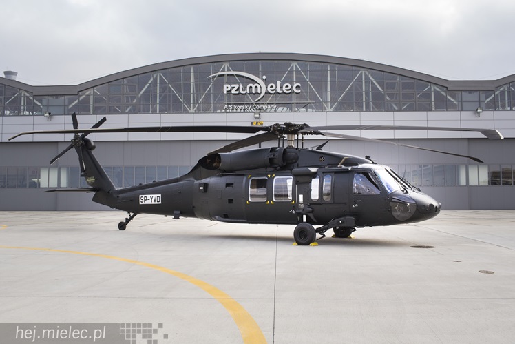 Sportowcy w PZL Mielec, Black Hawk nad Stadionem Stali Mielec