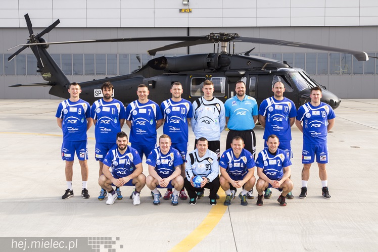 Sportowcy w PZL Mielec, Black Hawk nad Stadionem Stali Mielec