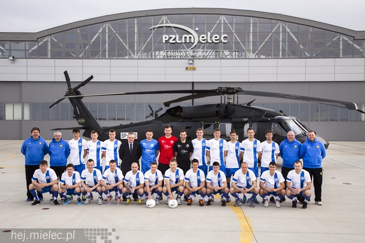Sportowcy w PZL Mielec, Black Hawk nad Stadionem Stali Mielec