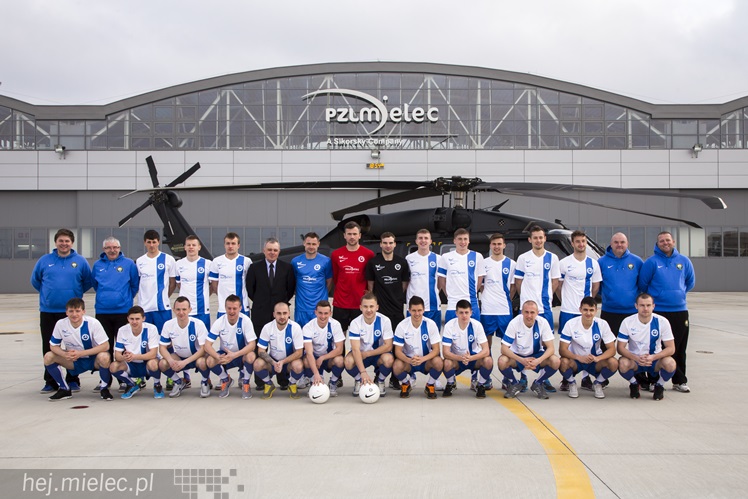Sportowcy w PZL Mielec, Black Hawk nad Stadionem Stali Mielec