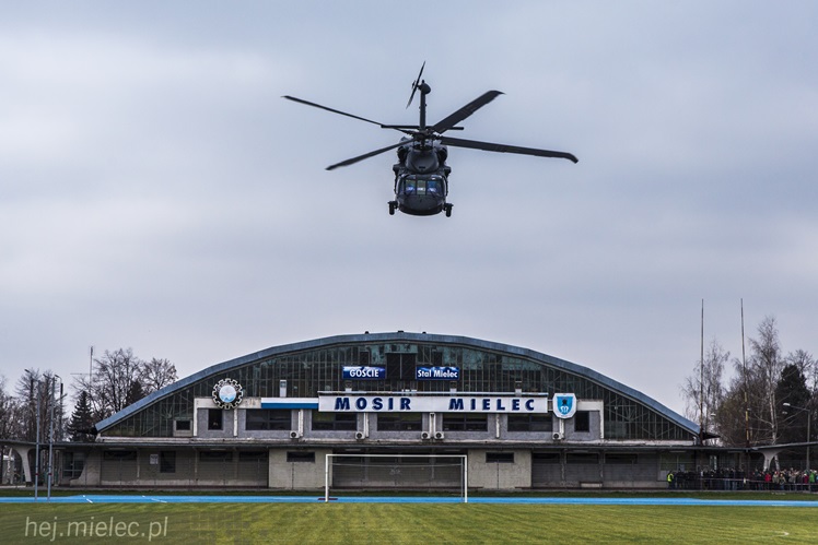 Sportowcy w PZL Mielec, Black Hawk nad Stadionem Stali Mielec