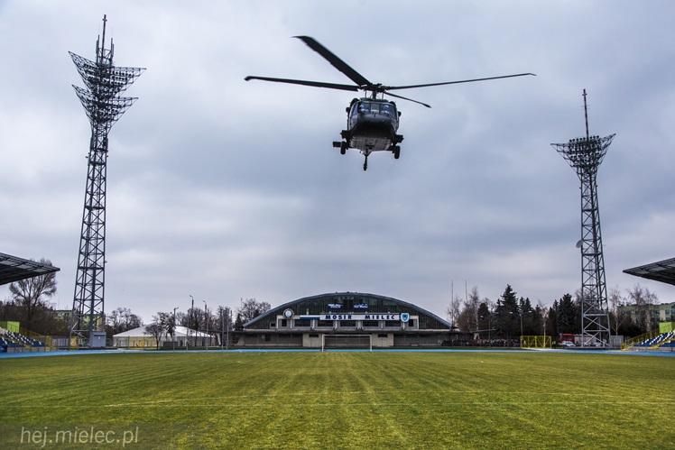 Sportowcy w PZL Mielec, Black Hawk nad Stadionem Stali Mielec