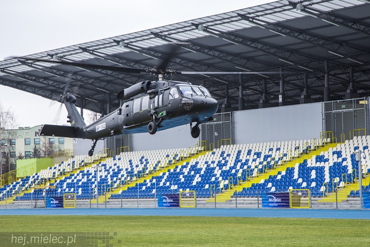 Sportowcy w PZL Mielec, Black Hawk nad Stadionem Stali Mielec