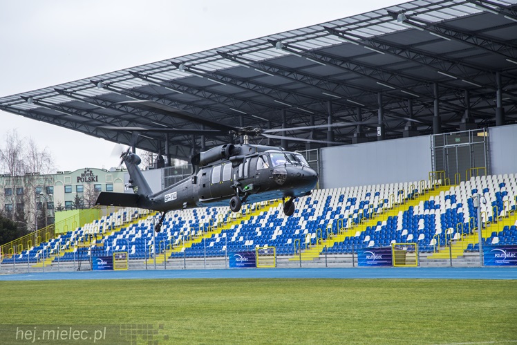Sportowcy w PZL Mielec, Black Hawk nad Stadionem Stali Mielec
