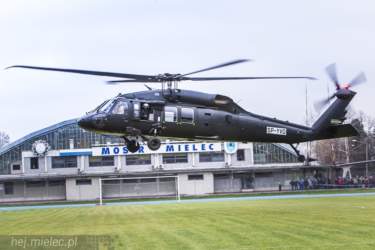Sportowcy w PZL Mielec, Black Hawk nad Stadionem Stali Mielec