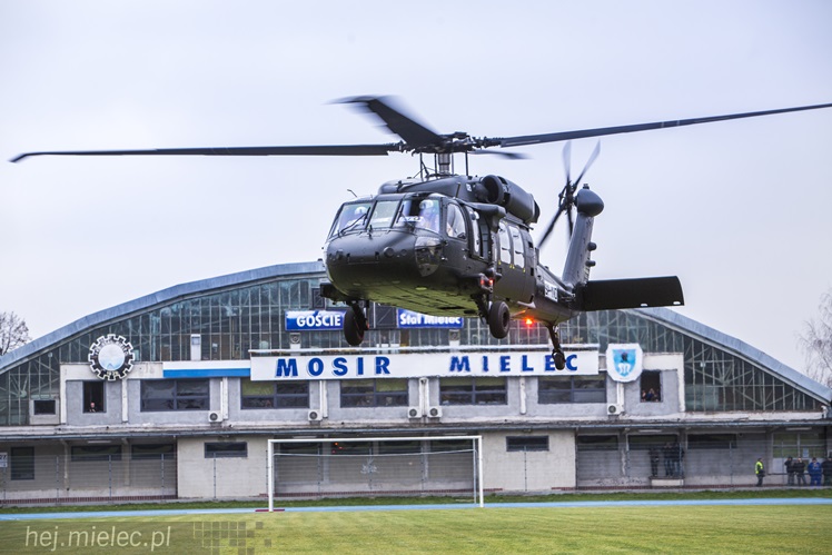 Sportowcy w PZL Mielec, Black Hawk nad Stadionem Stali Mielec