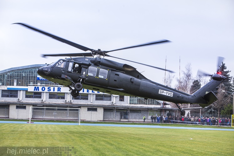Sportowcy w PZL Mielec, Black Hawk nad Stadionem Stali Mielec