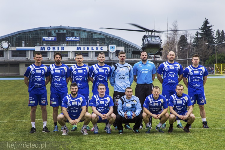Sportowcy w PZL Mielec, Black Hawk nad Stadionem Stali Mielec