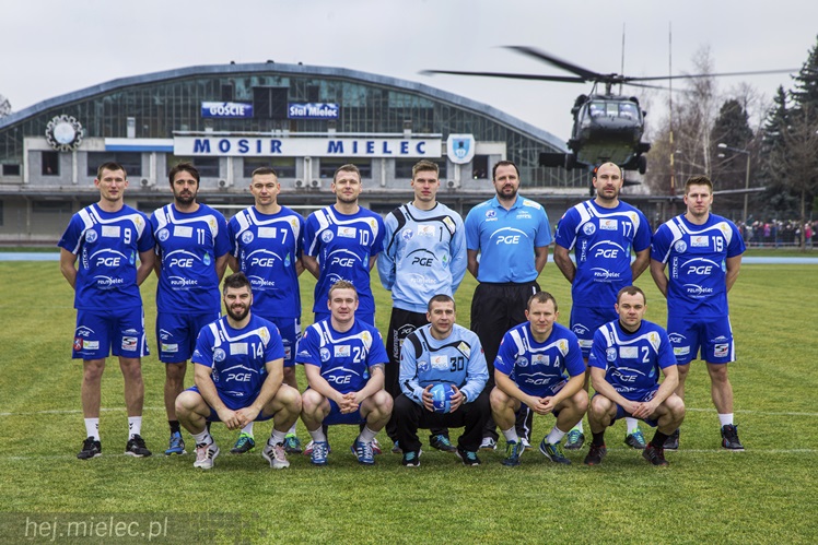 Sportowcy w PZL Mielec, Black Hawk nad Stadionem Stali Mielec