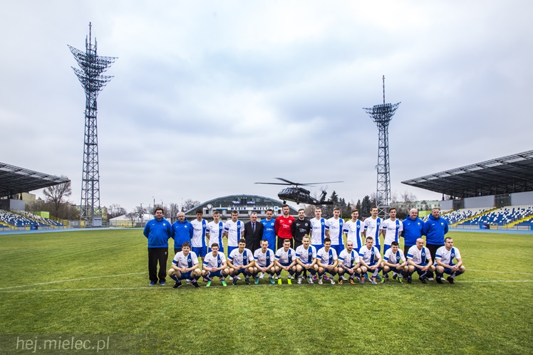Sportowcy w PZL Mielec, Black Hawk nad Stadionem Stali Mielec