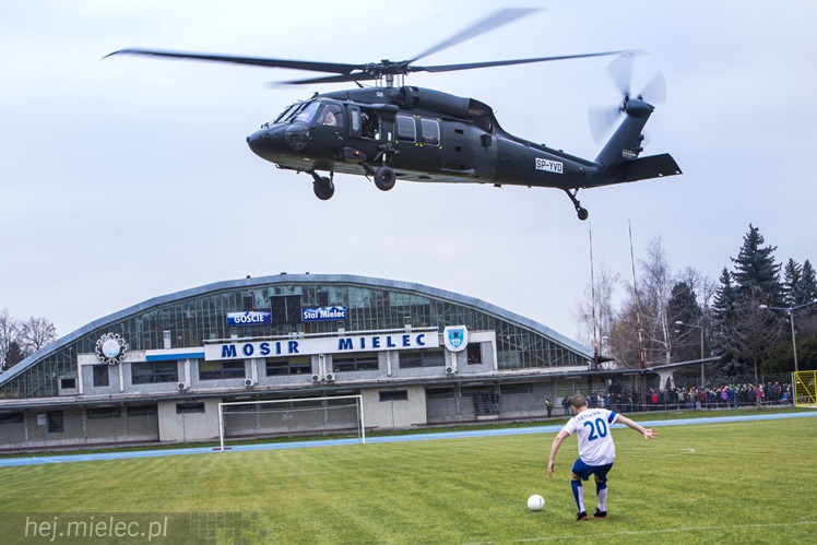 Sportowcy w PZL Mielec, Black Hawk nad Stadionem Stali Mielec