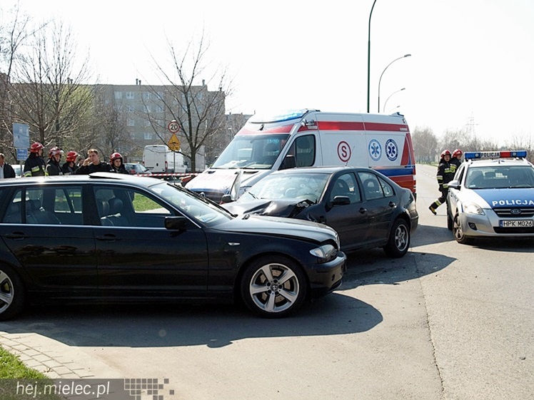 Poważny wypadek na ulicy Szafera. Dwoje dzieci w szpitalu