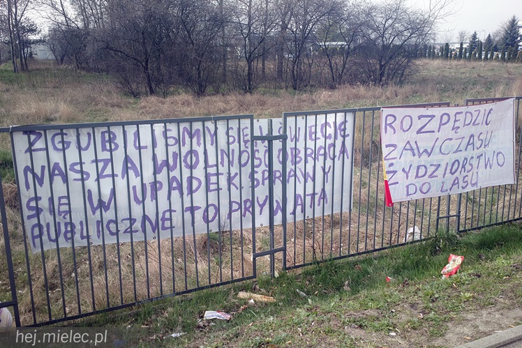 Polityczne, antysemickie hasła na ulicach miasta