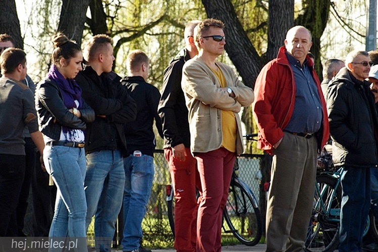 W piłkarskich Derbach Mielca drugi raz lepszy Gryf Mielec