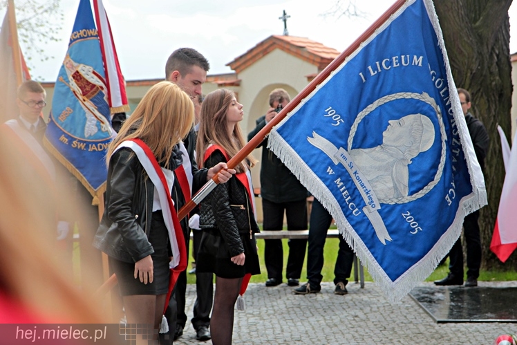 Uroczystości rocznic Katynia i Smoleńska: przy Bazylice i na Cmentarzu Komunalnym